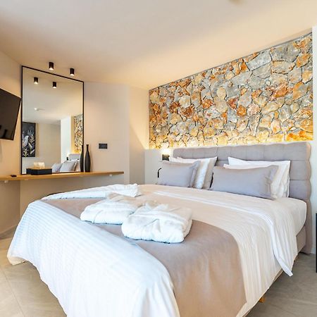 פליראקי Pathos Seaside Suites חדר תמונה